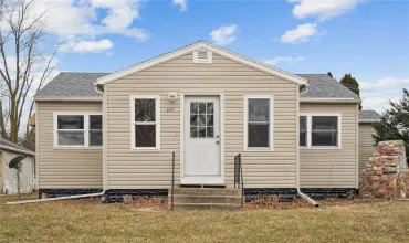 317 9th, Independence, Iowa 50644, 2 Bedrooms Bedrooms, ,1 BathroomBathrooms,Residential,For Sale,9th,2408428