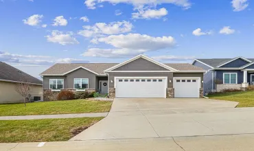 5 Bedrooms Bedrooms, ,3 BathroomsBathrooms,Residential,2918 Terrapin Dr, Hiawatha, Iowa 52233,202406786