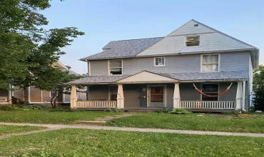 811 Market St, Iowa City, Iowa 52245, 5 Bedrooms Bedrooms, ,2 BathroomsBathrooms,Residential,For Sale,Market St,202406835