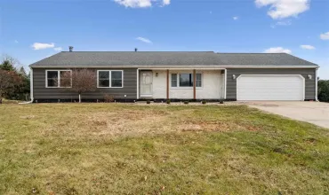 438 11th ave, Conroy, Iowa 52220, 3 Bedrooms Bedrooms, ,2 BathroomsBathrooms,Residential,For Sale,11th ave,202406856