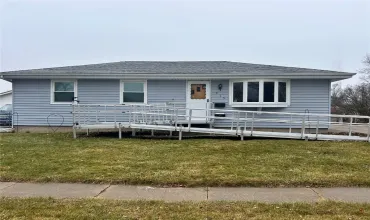 975 W 9th Ave, Marion, Iowa 52302, 3 Bedrooms Bedrooms, 6 Rooms Rooms,1 BathroomBathrooms,Residential,For Sale,W 9th Ave,2408602