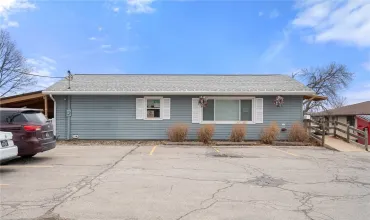 Commercial Sale,215 Edgewood, Cedar Rapids, Iowa 52404,2408622