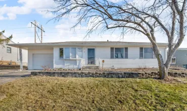 911 Jacolyn, Cedar Rapids, Iowa 52405, 3 Bedrooms Bedrooms, ,2 BathroomsBathrooms,Residential,For Sale,Jacolyn,2500035