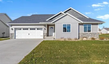 1018 Deer Run, Cedar Rapids, Iowa 52402, 3 Bedrooms Bedrooms, ,2 BathroomsBathrooms,Residential,For Sale,Deer Run,2408621