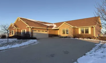 189 Kenton Way, Williamsburg, Iowa 52361, 4 Bedrooms Bedrooms, ,3 BathroomsBathrooms,Residential,For Sale,Kenton Way,202500161