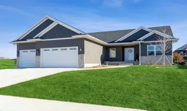 1300 Iris Ave, Tiffin, Iowa 52340, 5 Bedrooms Bedrooms, ,3 BathroomsBathrooms,Residential,For Sale,Iris Ave,202500228