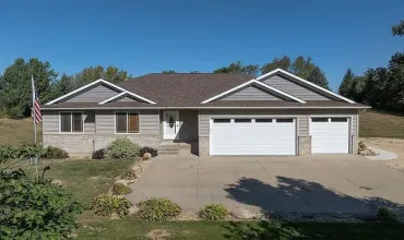 11 Valley Forge, Lisbon, Iowa 52253, 4 Bedrooms Bedrooms, ,3 BathroomsBathrooms,Residential,For Sale,Valley Forge,2500082