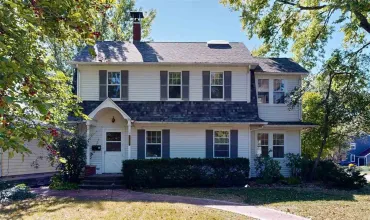 1121 Kirkwood Ct, Iowa City, Iowa 52240, 3 Bedrooms Bedrooms, ,2 BathroomsBathrooms,Residential,For Sale,Kirkwood Ct,202500276