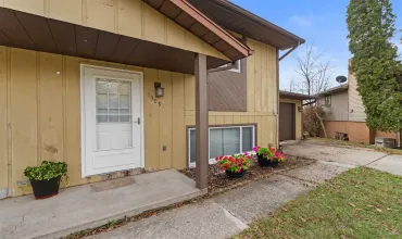 1309 Southview Cir, Coralville, Iowa 52241, 3 Bedrooms Bedrooms, ,1 BathroomBathrooms,Residential,For Sale,Southview Cir,202500306