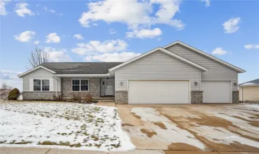 120 Maple, Swisher, Iowa 52338, 4 Bedrooms Bedrooms, 7 Rooms Rooms,3 BathroomsBathrooms,Residential,For Sale,Maple,2500088