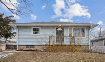 1240 20th, Cedar Rapids, Iowa 52404, 3 Bedrooms Bedrooms, ,1 BathroomBathrooms,Residential,For Sale,20th,2500252