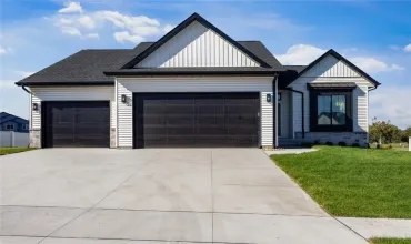 3263 Platinum, Marion, Iowa 52302, 3 Bedrooms Bedrooms, ,2 BathroomsBathrooms,Residential,For Sale,Platinum,2408616