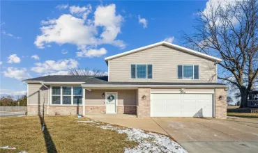 5 Bedrooms Bedrooms, ,2 BathroomsBathrooms,Residential,3926 1st Ave NW, Cedar Rapids, Iowa 52405,2500225