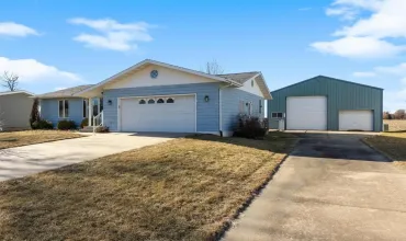 3 Bedrooms Bedrooms, 7 Rooms Rooms,1 BathroomBathrooms,Residential,101 3rd, Alburnett, Iowa 52202,2500281