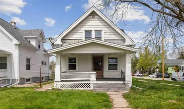 1740 7th Ave SE, Cedar Rapids, Iowa 52403, 2 Bedrooms Bedrooms, ,1 BathroomBathrooms,Residential,For Sale,7th Ave SE,202500444