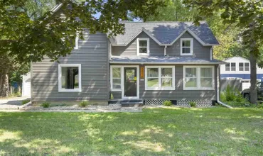 2016 Hollywood Blvd, Iowa City, Iowa 52240, 3 Bedrooms Bedrooms, ,2 BathroomsBathrooms,Residential,For Sale,Hollywood Blvd,202500511