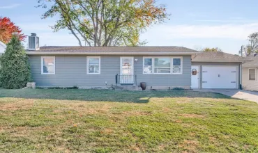 2111 Hughes, Cedar Rapids, Iowa 52404, 3 Bedrooms Bedrooms, ,2 BathroomsBathrooms,Residential,For Sale,Hughes,2407288