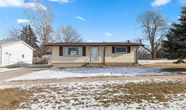 840 Dubuque St, Solon, Iowa 52333, 3 Bedrooms Bedrooms, ,2 BathroomsBathrooms,Residential,For Sale,Dubuque St,202500522