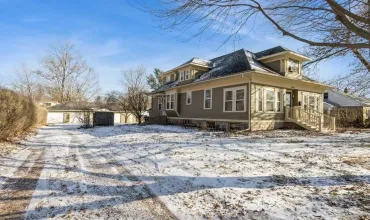 1730 Muscatine Ave, Iowa City, Iowa 52240, 4 Bedrooms Bedrooms, ,2 BathroomsBathrooms,Residential,For Sale,Muscatine Ave,202500540