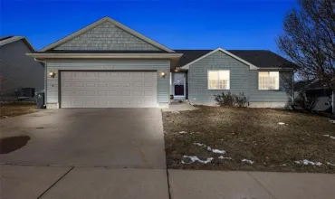 1214 Prairie Rose Dr SW, Cedar Rapids, Iowa 52404, 4 Bedrooms Bedrooms, ,3 BathroomsBathrooms,Residential,For Sale,Prairie Rose Dr SW,2500423