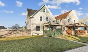 1418 4th Ave, Cedar Rapids, Iowa 52403, 3 Bedrooms Bedrooms, ,1 BathroomBathrooms,Residential,For Sale,4th Ave,202500554