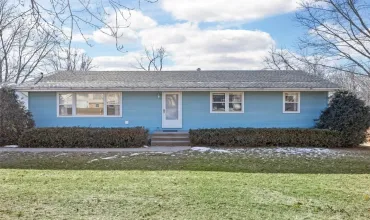 3721 Crestwood Dr NW, Cedar Rapids, Iowa 52405, 3 Bedrooms Bedrooms, ,1 BathroomBathrooms,Residential,For Sale,Crestwood Dr NW,2500494