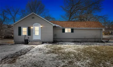 309 Grant, Lowden, Iowa 52255, 2 Bedrooms Bedrooms, ,1 BathroomBathrooms,Residential,For Sale,Grant,2500498