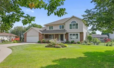 40 Galway Pl, Iowa City, Iowa 52246, 4 Bedrooms Bedrooms, ,3 BathroomsBathrooms,Residential,For Sale,Galway Pl,202500654