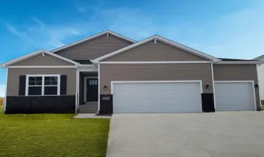 7108 Harlan Eddy Dr, Cedarrapids, Iowa 52404, 4 Bedrooms Bedrooms, ,3 BathroomsBathrooms,Residential,For Sale,Harlan Eddy Dr,202301364