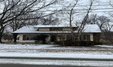 404 Hayes, Hazleton, Iowa 50641, 4 Bedrooms Bedrooms, ,1 BathroomBathrooms,Residential,For Sale,Hayes,2500555