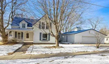 302 4th St, West Branch, Iowa 52358, 3 Bedrooms Bedrooms, ,2 BathroomsBathrooms,Residential,For Sale,4th St,202500701