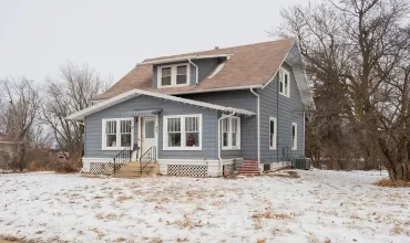 608 South, Urbana, Iowa 52345, 3 Bedrooms Bedrooms, ,2 BathroomsBathrooms,Residential,For Sale,South,2500629