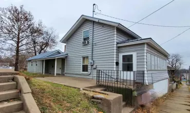 517 Main St, Muscatine, Iowa 52761, 3 Bedrooms Bedrooms, ,1 BathroomBathrooms,Residential,For Sale,Main St,202500756