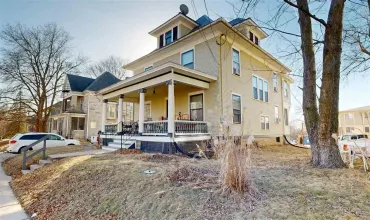 219 Summit St, Iowa City, Iowa 52240, 5 Bedrooms Bedrooms, ,2 BathroomsBathrooms,Residential,For Sale,Summit St,202500814