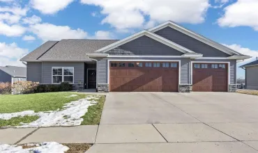 1970 Timber Wolf Dr, North Liberty, Iowa 52317, 5 Bedrooms Bedrooms, ,3 BathroomsBathrooms,Residential,For Sale,Timber Wolf Dr,202500822