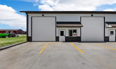 Commercial Sale,200 Greenfield Dr, A, Tiffin, Iowa 52340,202500123