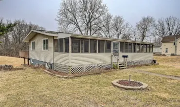 101 5th, Anamosa, Iowa 52205, 2 Bedrooms Bedrooms, ,1 BathroomBathrooms,Residential,For Sale,5th,2500807