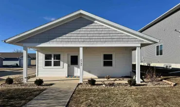 2769 Blazing Star, Iowa City, Iowa 52240, 2 Bedrooms Bedrooms, ,1 BathroomBathrooms,Residential,For Sale,Blazing Star,202500936