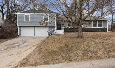 4 Bedrooms Bedrooms, ,3 BathroomsBathrooms,Residential,313 Windsor Dr, Iowa City, Iowa 52245,202500963