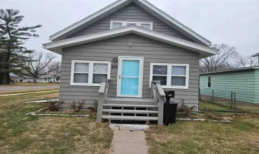 824 3rd St, Columbus Junction, Iowa 52738, 2 Bedrooms Bedrooms, ,1 BathroomBathrooms,Residential,For Sale,3rd St,202500856