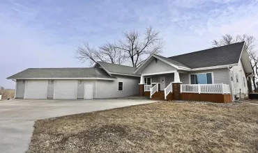 2190 337th St, North English, Iowa 52316, 4 Bedrooms Bedrooms, ,2 BathroomsBathrooms,Residential,For Sale,337th St,202501041