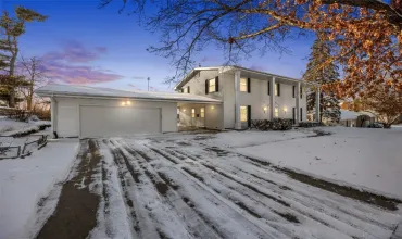 5 Bedrooms Bedrooms, ,2 BathroomsBathrooms,Residential,2122 Country Club, Cedar Rapids, Iowa 52403,2501009