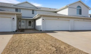 2570 Ridgeview, Marion, Iowa 52302, 2 Bedrooms Bedrooms, 5 Rooms Rooms,1 BathroomBathrooms,Residential,For Sale,Ridgeview,2500945