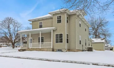 201 Walnut Street, Williamsburg, Iowa 52361, 5 Bedrooms Bedrooms, ,2 BathroomsBathrooms,Residential,For Sale,Walnut Street,202501103