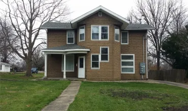 5 Bedrooms Bedrooms, 14 Rooms Rooms,2 BathroomsBathrooms,Residential,717 Kirkwood, Iowa City, Iowa 52240,2501049