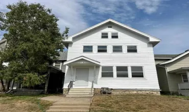 Residential,1516 C Ave NE, A & B, Cedar Rapids, Iowa 52402,202501153