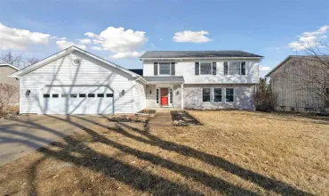 4 Bedrooms Bedrooms, ,3 BathroomsBathrooms,Residential,334 Boyson Rd NE, Cedar Rapids, Iowa 52402,202501356