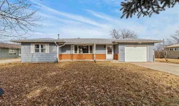 2 Bedrooms Bedrooms, ,2 BathroomsBathrooms,Residential,314 Adams St, Hills, Iowa 52235,202501395