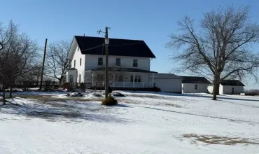 4 Bedrooms Bedrooms, ,2 BathroomsBathrooms,Residential,215 Main St, Wayland, Iowa 52654,202501398