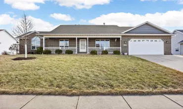 4 Bedrooms Bedrooms, ,3 BathroomsBathrooms,Residential,2395 Wolf Run, Hiawatha, Iowa 52233,202501401